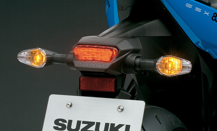GSX-8S (4).jpg?v=1744726470